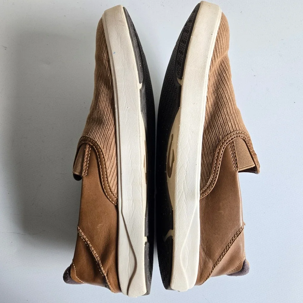 OluKai Lae'ahi Kapa Mens 10.5 Tan Brown Corduroy Leather Slip On Sneakers 10446